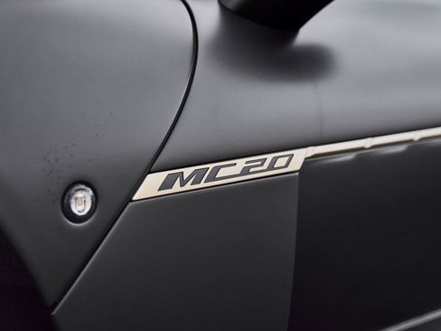 Used 2024 Maserati MC20 Coupe image 13