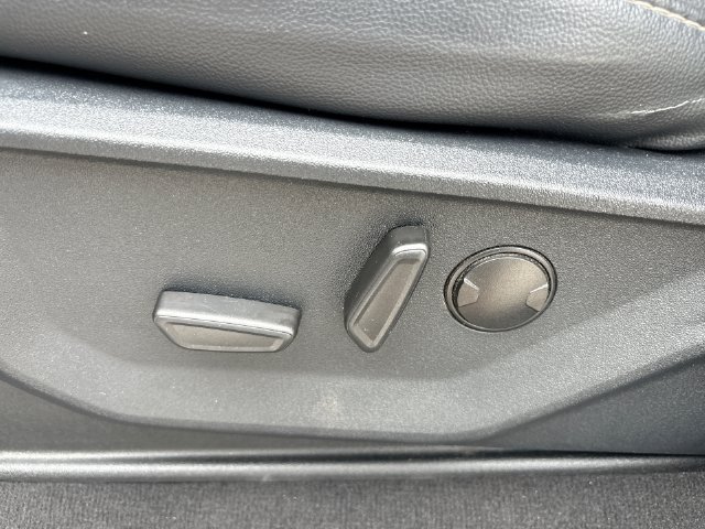 Used 2026 Ford F250 Lariat AWD/4WD image 12
