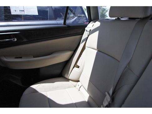 Used 2017 Subaru Outback 2.5i Limited AWD/4WD image 11