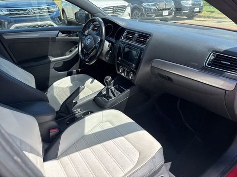 Used 2016 Volkswagen Jetta Sport FWD image 15