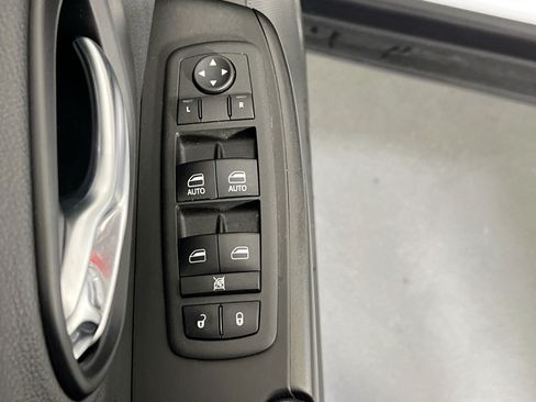 Used 2022 Jeep Cherokee Trailhawk w/ Trailer Tow Group AWD/4WD image 17