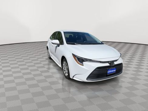 Used 2024 Toyota Corolla LE FWD image 2