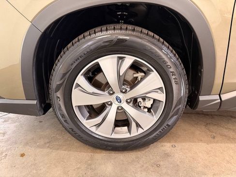 Used 2023 Subaru Ascent Premium w/ Convenience Package AWD/4WD image 16