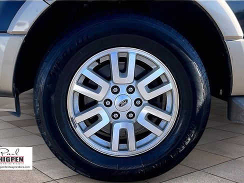 Used 2014 Ford Expedition EL XLT w/ Equipment Group 202A image 9