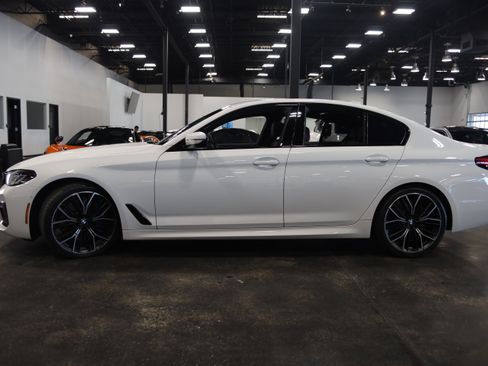Used 2022 BMW M550i xDrive w/ Premium Package AWD/4WD image 9