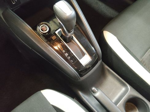 Used 2021 Nissan Versa SV image 26