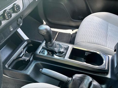 Used 2017 Toyota Tacoma SR w/ SR Convenience Package RWD image 17