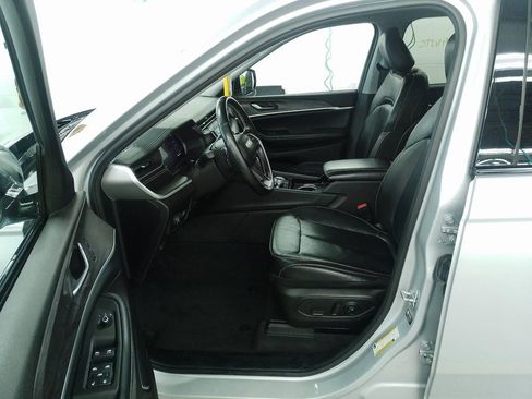 Used 2021 Jeep Grand Cherokee L Limited image 11