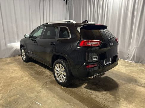 Used 2017 Jeep Cherokee Overland w/ Technology Group AWD/4WD image 34