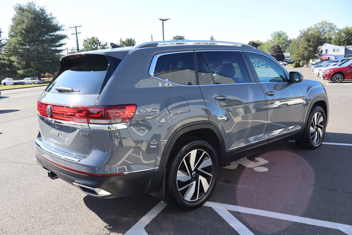 Used 2025 Volkswagen Atlas SEL AWD/4WD image 7