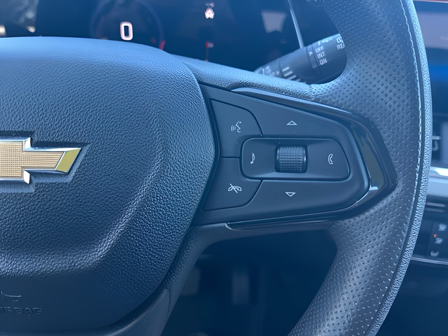 Used 2025 Chevrolet Trax LT FWD image 19