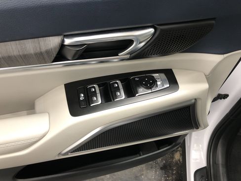 Certified 2024 Kia Telluride EX w/ EX Captain's Chair Package image 17