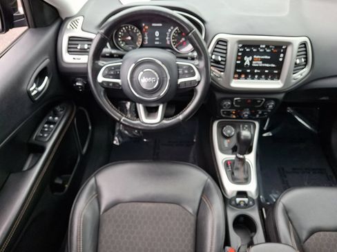 Used 2020 Jeep Compass Latitude w/ Popular Equipment Group AWD/4WD image 13