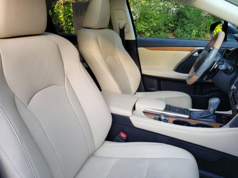 Used 2022 Lexus RX 350 FWD w/ Premium Package image 10