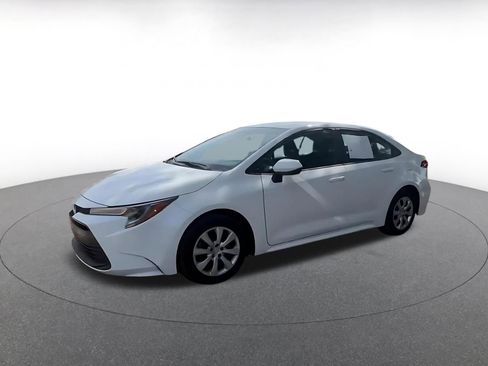 Used 2025 Toyota Corolla LE FWD image 8