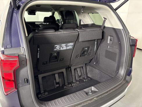 New 2026 Kia Carnival EX FWD image 42