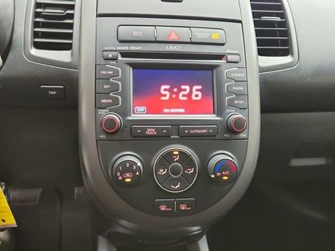 Used 2012 Kia Soul + w/ Audio Pkg image 25