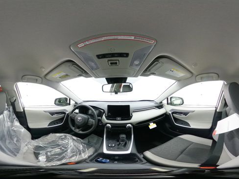 New 2025 Toyota RAV4 XLE image 33