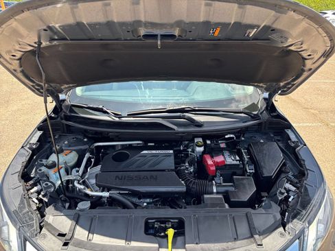 Used 2025 Nissan Rogue SV AWD/4WD image 34