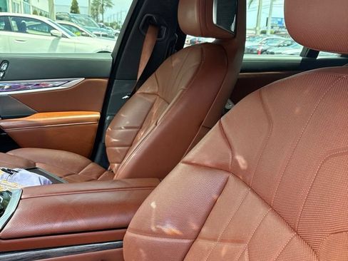 Certified 2023 BMW i7 xDrive60 AWD/4WD image 5