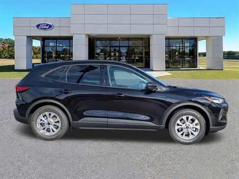 New 2026 Ford Escape Active w/ Active Premium Tech Pack FWD image 3