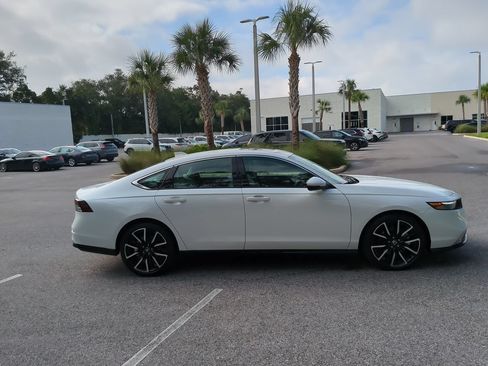 Used 2024 Honda Accord Touring image 8