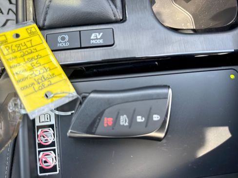 Used 2024 Lexus ES 300h Ultra Luxury w/ Accessory Package (Z2) FWD image 31