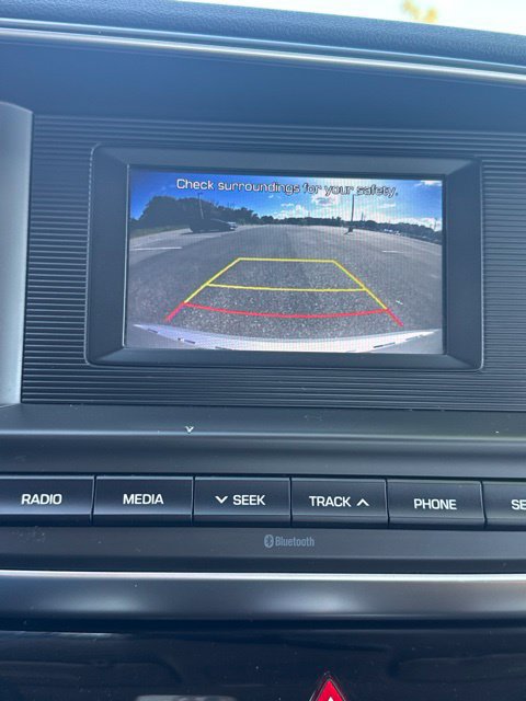 Used 2019 Hyundai Elantra SE w/ Cargo Package FWD image 17