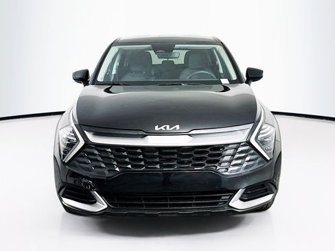 Used 2024 Kia Sportage LX image 2