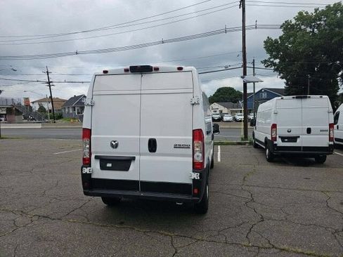 Used 2025 RAM ProMaster 2500 w/ Convenience Group FWD image 3