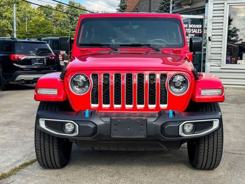 Used 2023 Jeep Wrangler Unlimited Sahara w/ Cold Weather Group AWD/4WD image 8