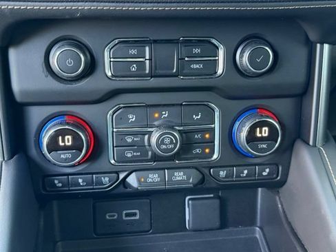 Used 2021 Chevrolet Tahoe Premier RWD image 23