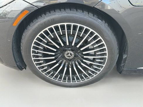 Used 2023 Mercedes-Benz EQS 580 4MATIC Sedan image 13