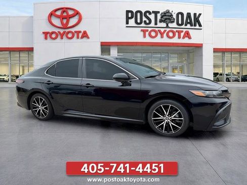 Used 2021 Toyota Camry SE FWD image 7