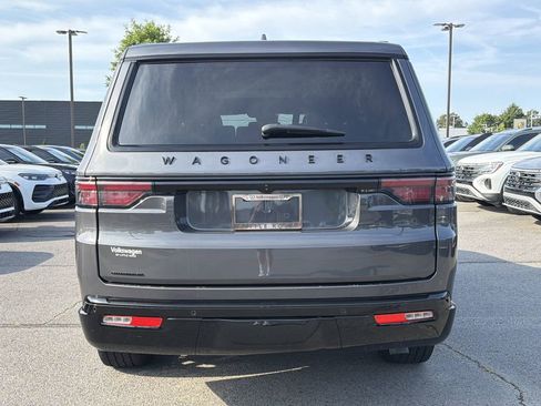 Used 2023 Jeep Wagoneer Series II AWD/4WD image 4