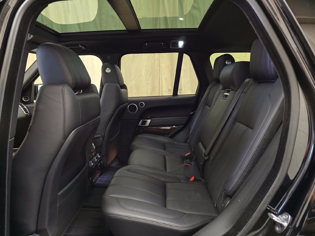Used 2016 Land Rover Range Rover Supercharged AWD/4WD image 27