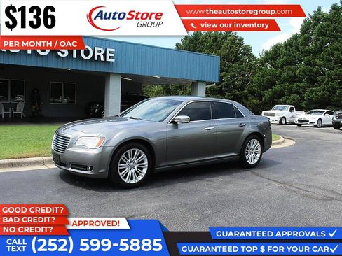 Used 2011 Chrysler 300 C w/ Sound Group RWD image 2