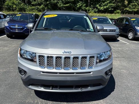 Used 2016 Jeep Compass Latitude AWD/4WD image 8