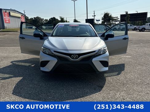 Used 2020 Toyota Camry SE image 31