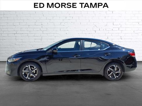 Used 2024 Nissan Sentra SV FWD image 2