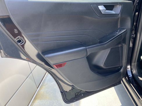 Used 2025 Ford Escape ST-Line FWD image 12