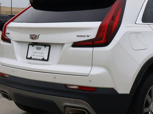 Certified 2022 Cadillac XT4 Premium Luxury w/ Enhanced Visibility Package FWD image 11