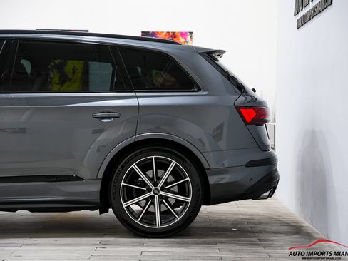 Used 2021 Audi SQ7 Premium Plus w/ Driver Assistance Package AWD/4WD image 15