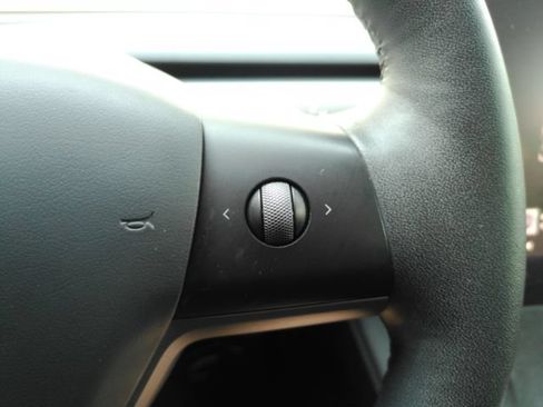 Used 2023 Tesla Model 3 Standard Range RWD image 36