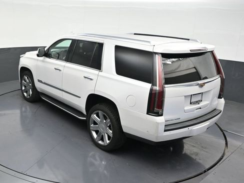 Used 2019 Cadillac Escalade Luxury RWD image 18
