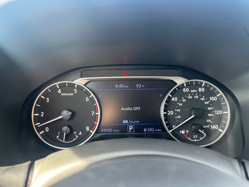 Used 2025 Nissan Altima 2.5 SV FWD image 40