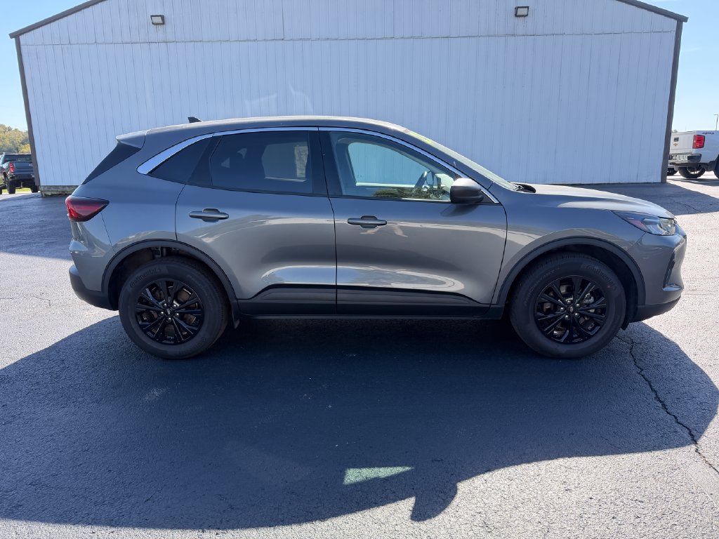 Used 2023 Ford Escape Active w/ Tech Pack #1 AWD/4WD image 4