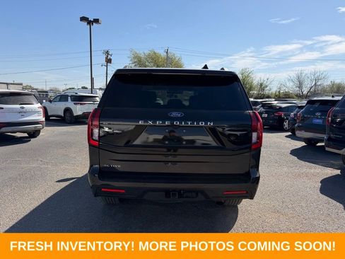 Used 2025 Ford Expedition Active image 5