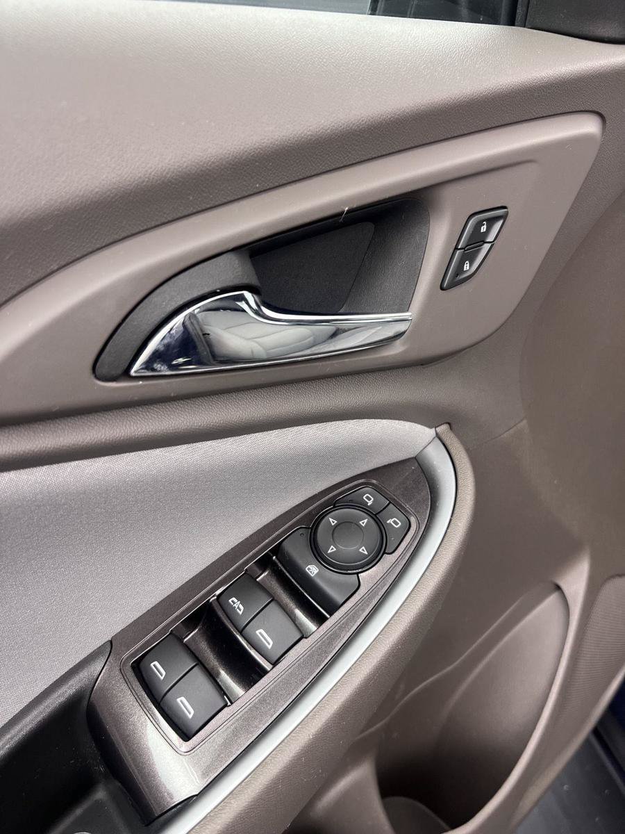 Used 2025 Chevrolet Malibu LT FWD image 16