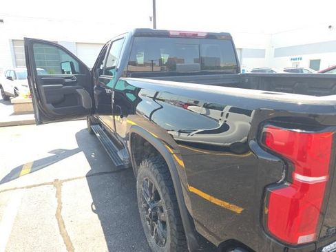 Used 2025 Chevrolet Silverado 2500 High Country w/ High Country Premium Package AWD/4WD image 38